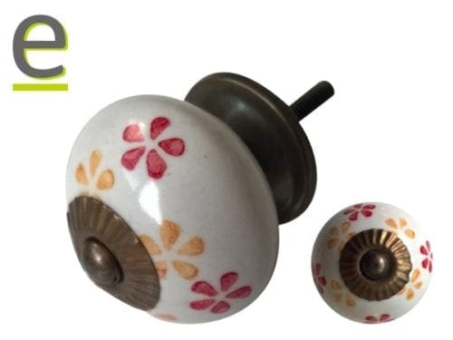 per gli appassionati del dai da te i Pomelli Ceramica sono il completamento di un lavoro di ristrutturazione di un mobile