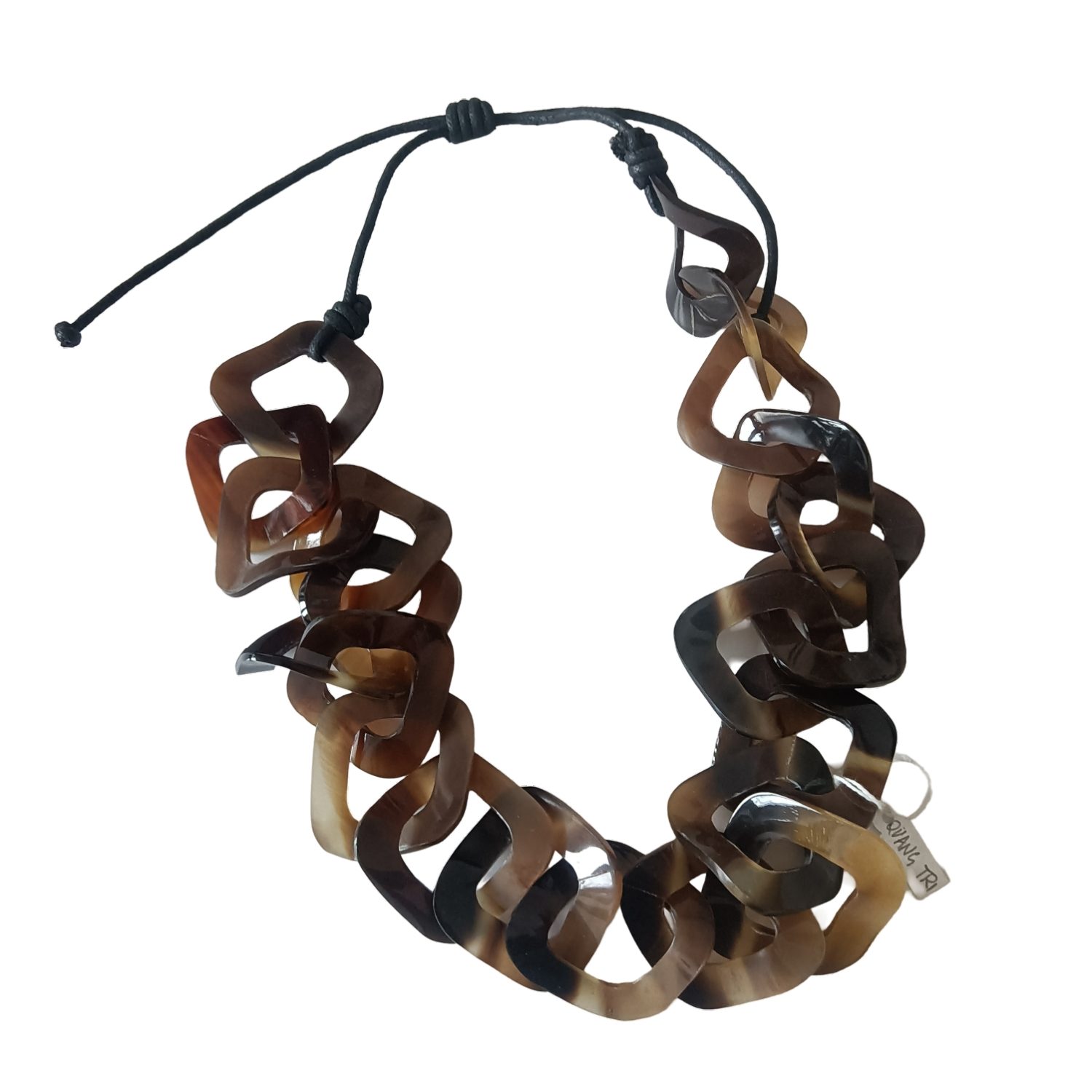Collana Quang Tri in corno di bufalo con cordino regolabile e grandi elementi geometrici fatti a mano