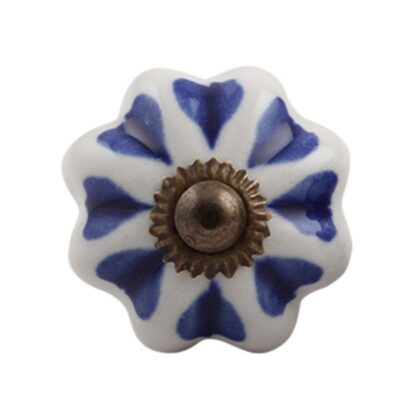Pomello CK-501 a fiore in ceramica bianca e blu con accessori con finitura anticata/bronzata