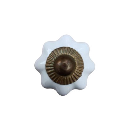 Pomello piccolo bianco SCMK-114 in ceramica a fiore con base in metallo anticato