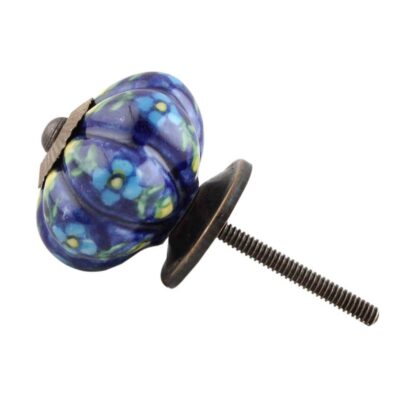 Pomello blu con fiori azzurri e gialli in ceramica con accessori con finitura anticata/bronzata MCK-06