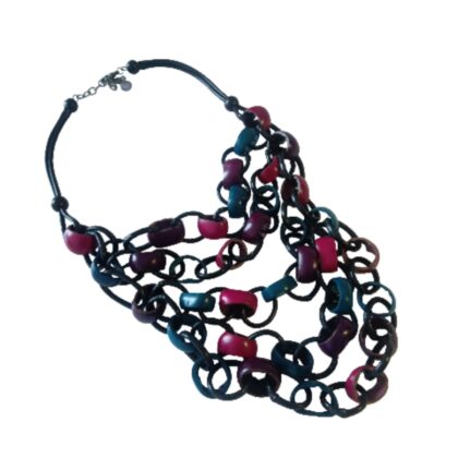 Collana Chains a più fili con anelli colorati rosso, bordeaux e verde intrecciati a cordini neri